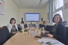 Prace nad umową ws. podwójnego dyplomowania pomiędzy Trier University of Applied Sciences a Politechniką Białostocką (od prawej: Pani Aurélie Kono, dr inż. A. Werner-Juszczuk) (fot. archiwum prywatne)