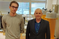 dr inż. Zbigniew Skibko z Wydzialu Elektrycznego Politechniki Bialostockiej od prawej oraz student ekoenergetyki Przemysław Szotko fot. Jedrzej Pogorzelski