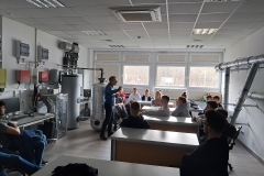 20240325 Uczniowie Technikum Budowlano-Geodezyjnego na zajęciach w Laboratorium OZE