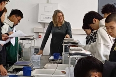 Dr inż. Beata Backiel-Brzozowska na zajedziach z przedmiotu Civil engineering materials